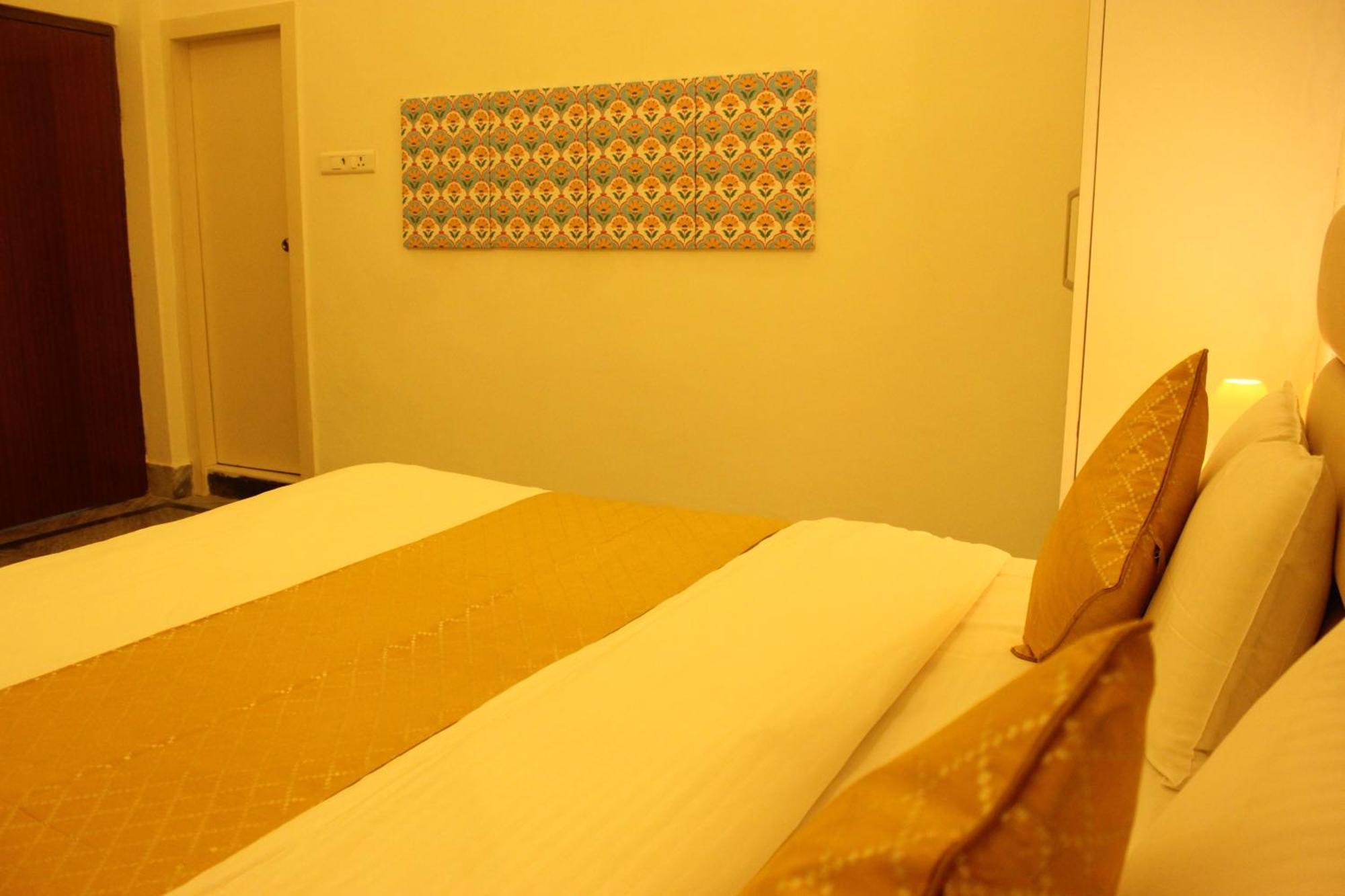 The Nandi International Boutique Homestay Варанаси Екстериор снимка